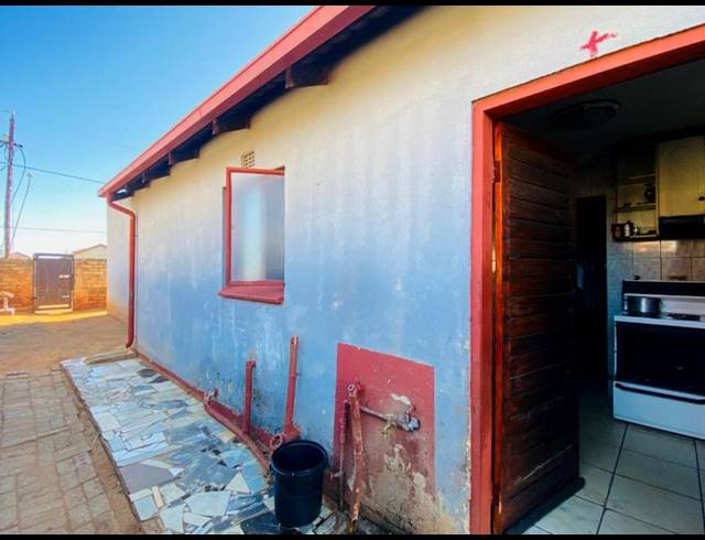 2 BEDROOM HOUSE FOR SALE IN PROTEA GLEN